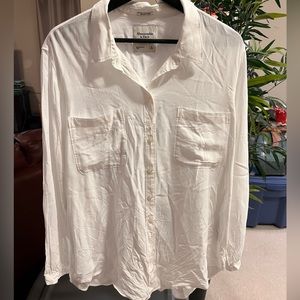 White button up boyfriend style shirt Abercrombie and fitch